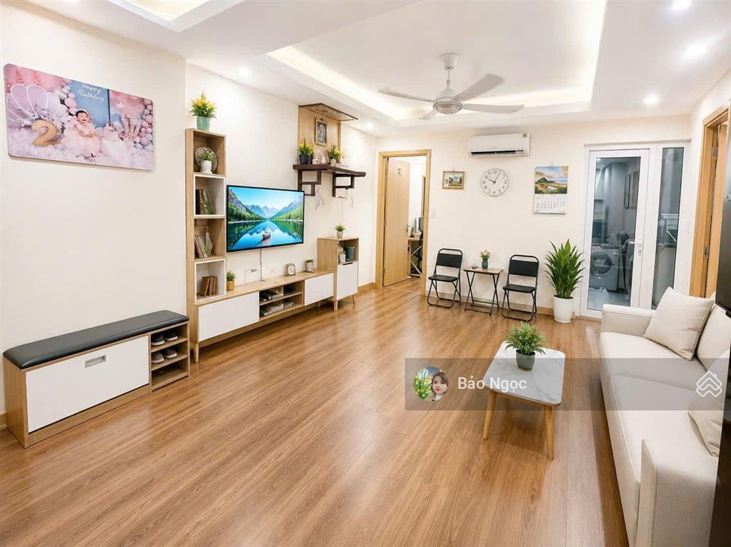 Bán căn 54m mipec kiến hưng
54,1 m (54m mà như 60m) 2 ngủ 1 vs tòa bàn giao năm 2018. sổ đỏ 3,4 tỷ
