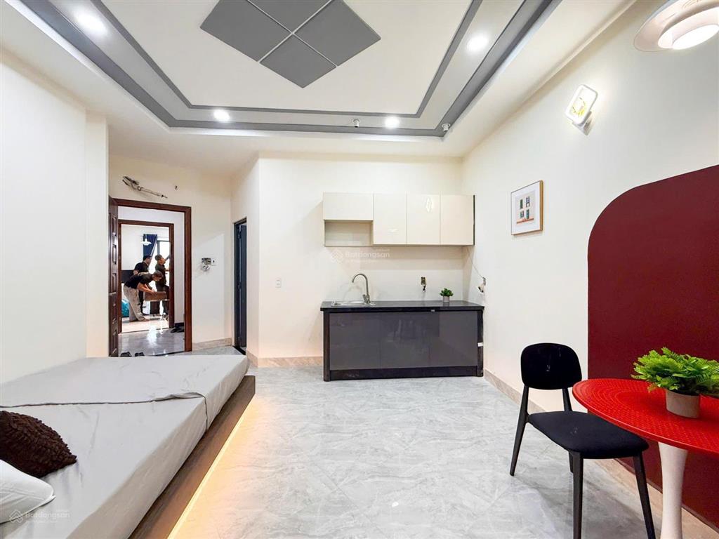 Chính chủ cho thuê studio mới xây ngay dương quảng hàm  5' ra phạm văn đồng