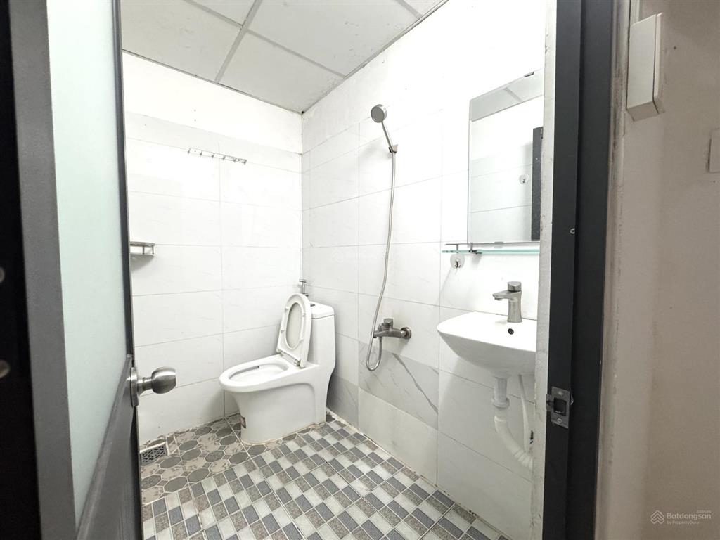 Chính chủ cho thuê phòng gác cao 3m  full nội thất ngay quang trung  gần chợ hạnh thông tây