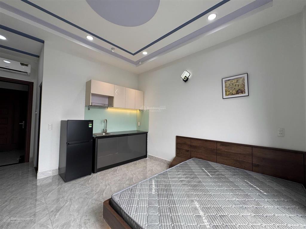 Studio ban công  cửa sổ full nội thất ngay dương quảng hàm  gần đh văn lang cs3, iuh