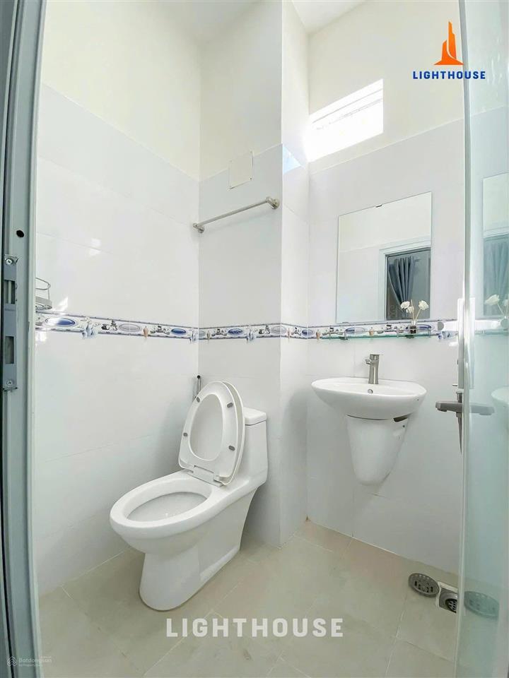 Studio full nội thất, thang máy ngay bùi quang là  phạm văn bạch  gần sân golf tân sơn