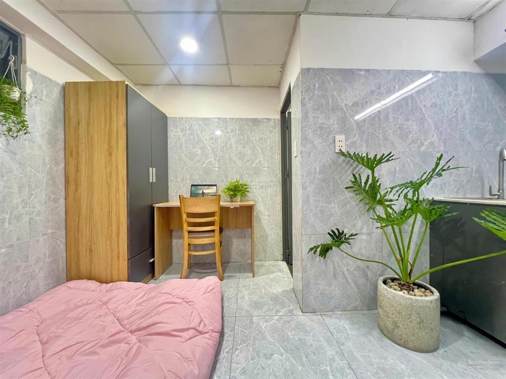 Chính chủ cho thuê studio full nội thất ngay dương quảng hàm  gần vlu, iuh