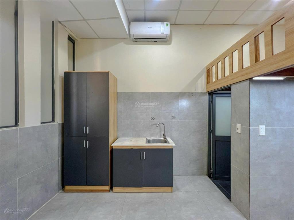 Duplex full nội thất  cửa sổ thoáng ngay dương quảng hàm  gần đh vlu, iuh, đh hùng vương