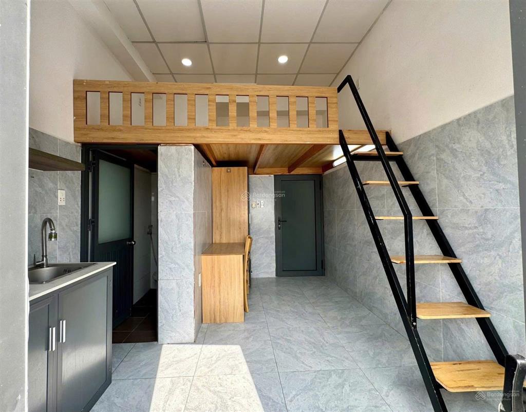 Chính chủ cho thuê duplex cửa sổ  ban công ngay dương quảng hàm  gần vlu, iuh