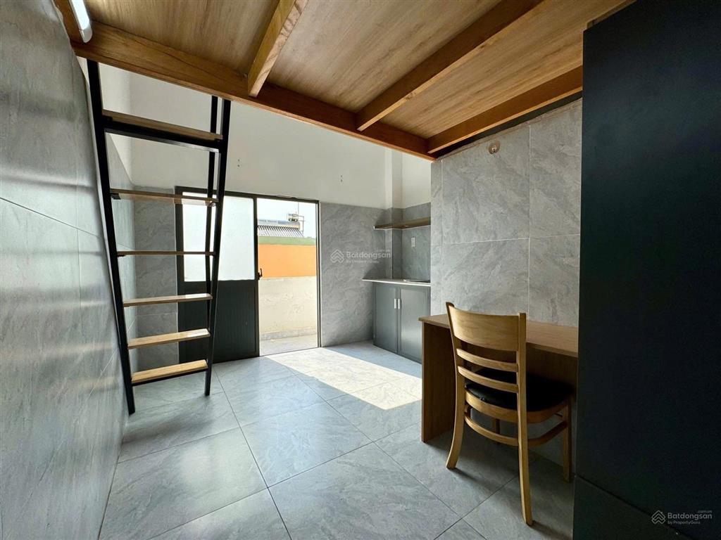 Chính chủ cho thuê duplex cửa sổ  ban công ngay dương quảng hàm  gần vlu, iuh