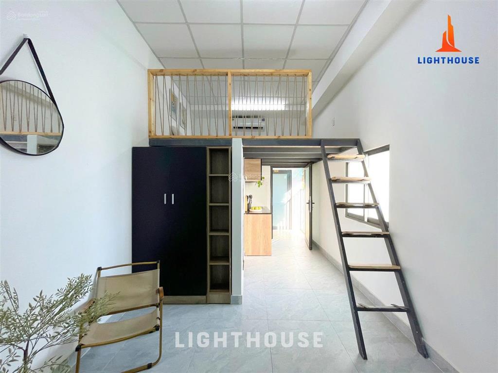 Chính chủ cho thuê căn hộ gác  full nội thất  cửa sổ thoáng ngay quang trung