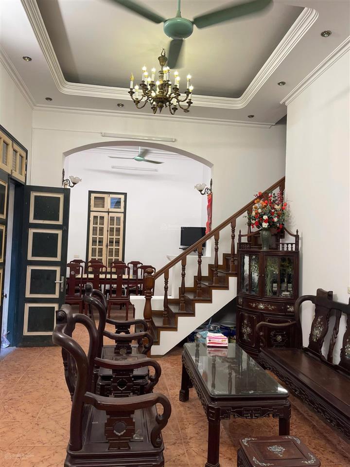 Cho thuê nguyên căn 90m2, 4 tầng. 275 trung văn giá chỉ 15tr/tháng