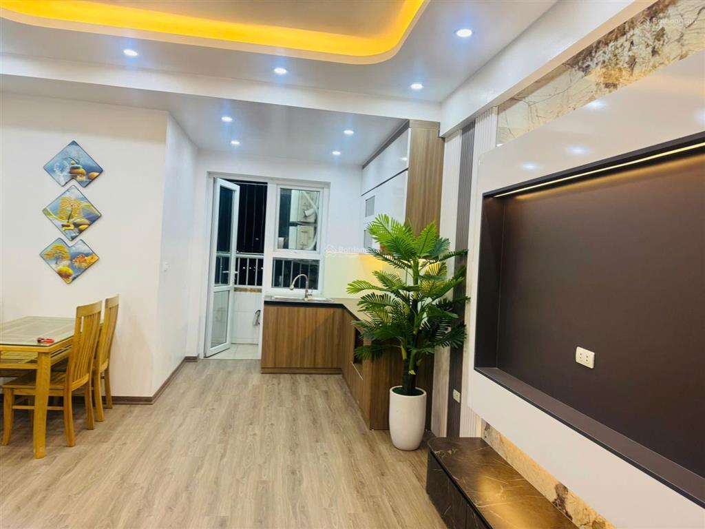Chính chủ bán căn hộ 70m 2pn 2vs nội thất đầy đủ sổ hồng lâu dài giá 3,9 tỷ tại tòa ct5 kđt xa la