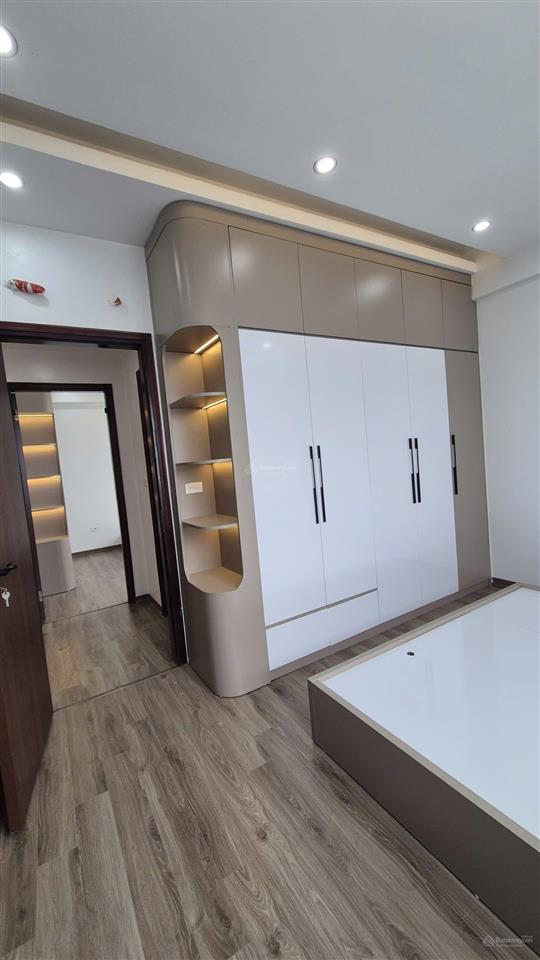Chính chủ bán căn góc 70m 2pn 2vs nội thất full đồ sổ đỏ sẵn két giá 3,9 tỷ tại tòa ct4 kđt xa la