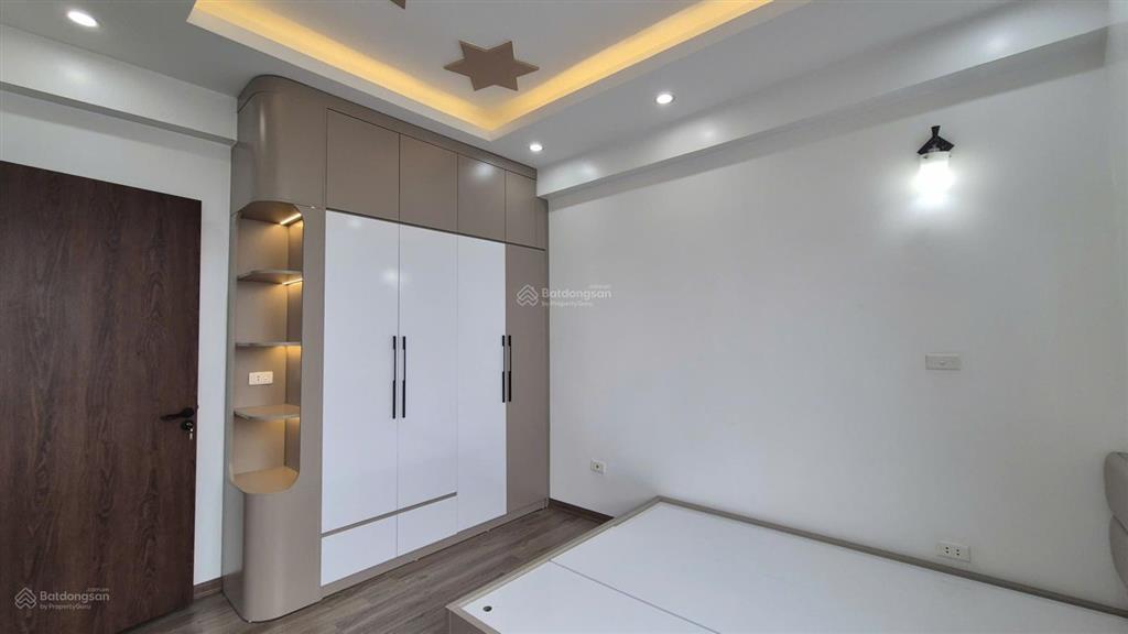 Chính chủ bán căn góc 70m 2pn 2vs nội thất full đồ sổ đỏ sẵn két giá 3,9 tỷ tại tòa ct4 kđt xa la