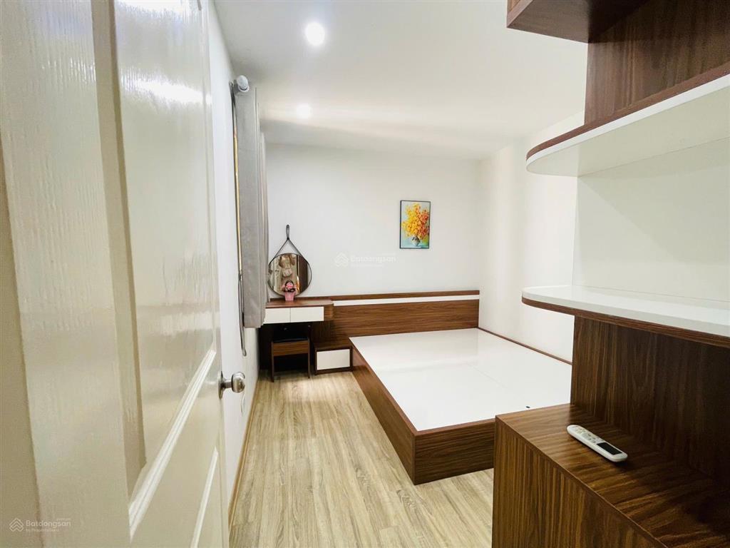 Chính chủ gửi bán gấp căn hộ 47m 2pn 1vs sổ đỏ sẵ két nội thất như hình tại tòa ct10a giá chỉ 2,48