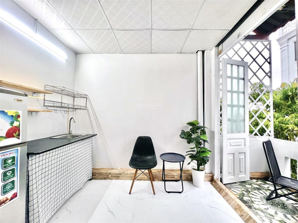 Studio ban công lớn  full nội thất mới keng  ngã tư ga q12