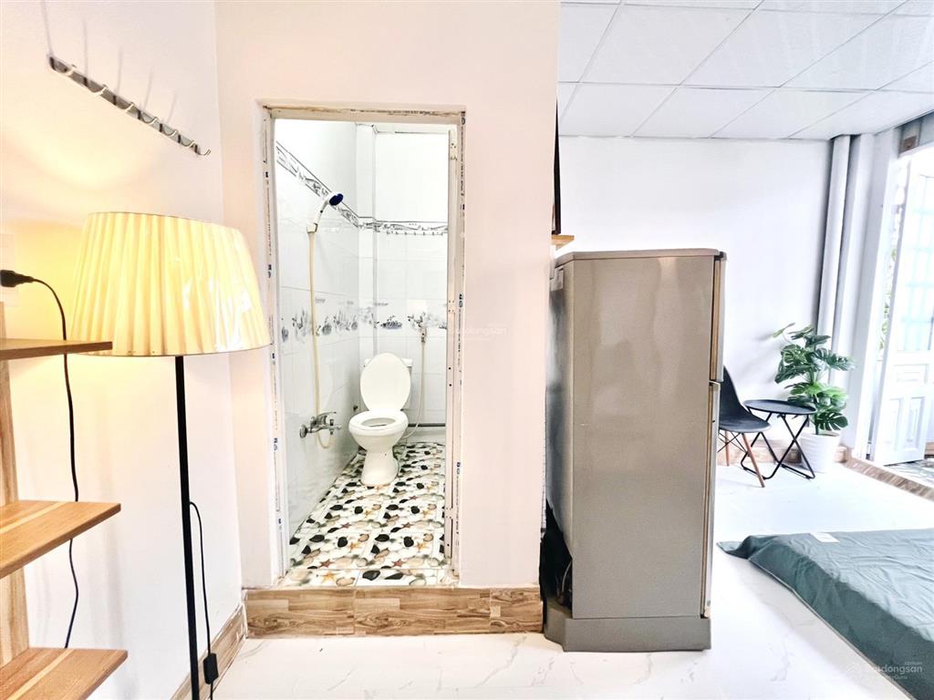 Studio ban công lớn  full nội thất mới keng  ngã tư ga q12