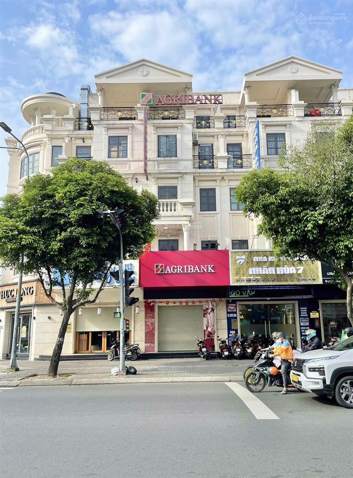 Giá 21, tỷ căn nhà phố cityland 5x20  có hầm. nhà hoàn thiện, có thang máy .