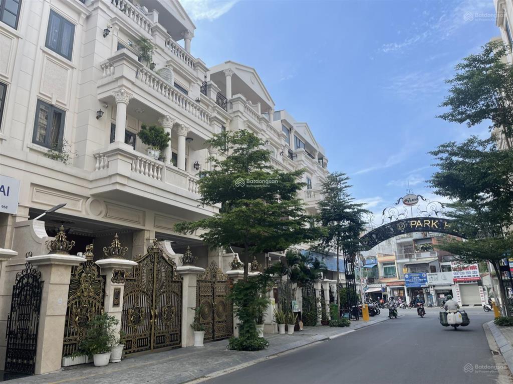Bán căn cityland 5 x20 có hầm + thang máy. giá tốt nhất  20 tỷ. sổ hồng sẵn công chứng ngay .