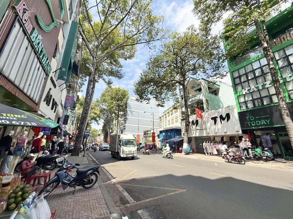 Nhà 5 tầng hẻm cạn, 5x14 đường nguyễn trãi p7 q5, lộ giới 4m, sẵn 10 phòng. xe hơi tới cửa .