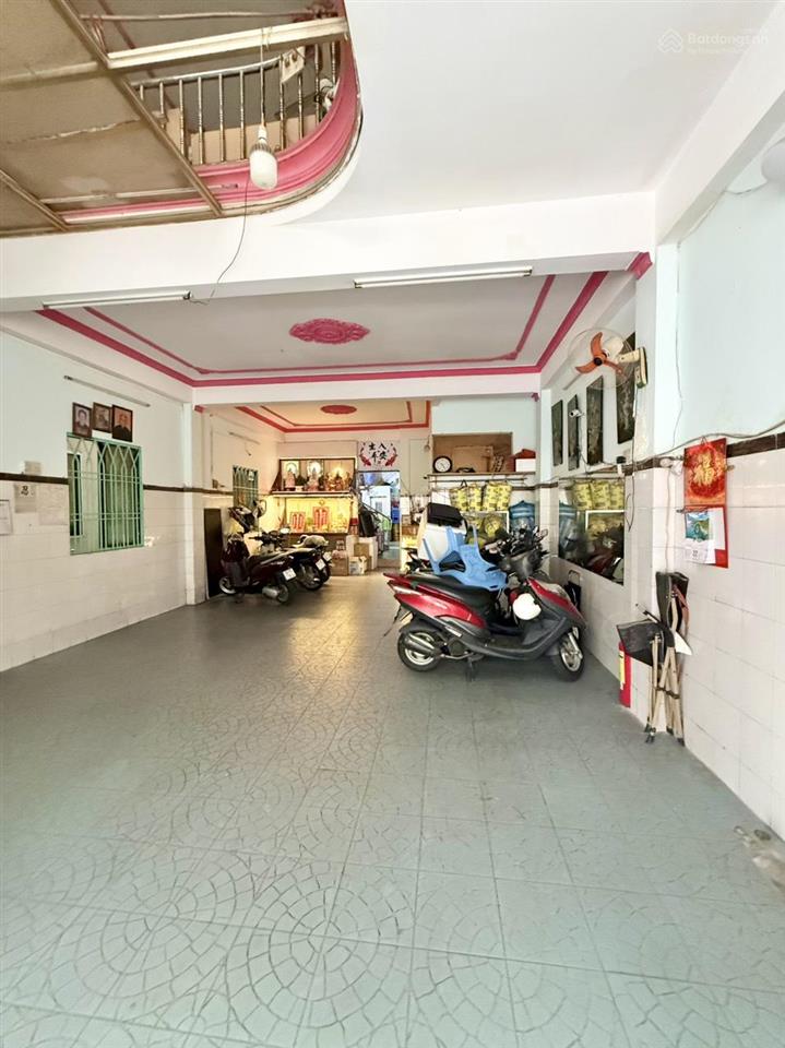 Nhà 5 tầng hẻm cạn, 5x14 đường nguyễn trãi p7 q5, lộ giới 4m, sẵn 10 phòng. xe hơi tới cửa .