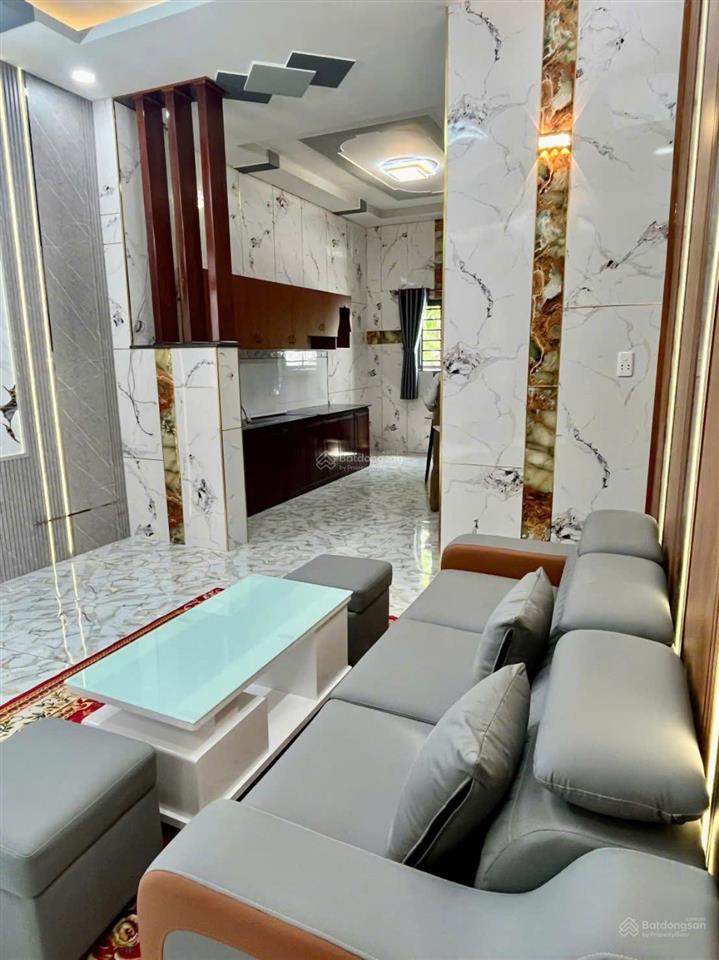 Bán nhà đẹp ở liền, sổ hồng riêng, 43m2, 1 trệt 1 lầu, 2pn 2wc, quốc lộ 50, long an