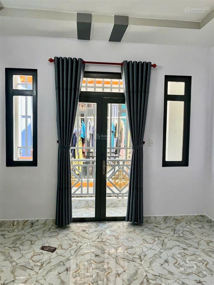 Bán nhà đẹp ở liền, sổ hồng riêng, 43m2, 1 trệt 1 lầu, 2pn 2wc, quốc lộ 50, long an