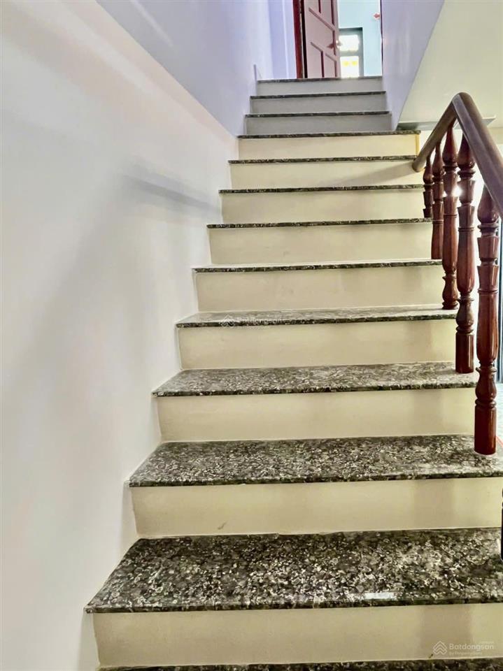 Bán nhà đẹp ở liền, sổ hồng riêng, 43m2, 1 trệt 1 lầu, 2pn 2wc, quốc lộ 50, long an