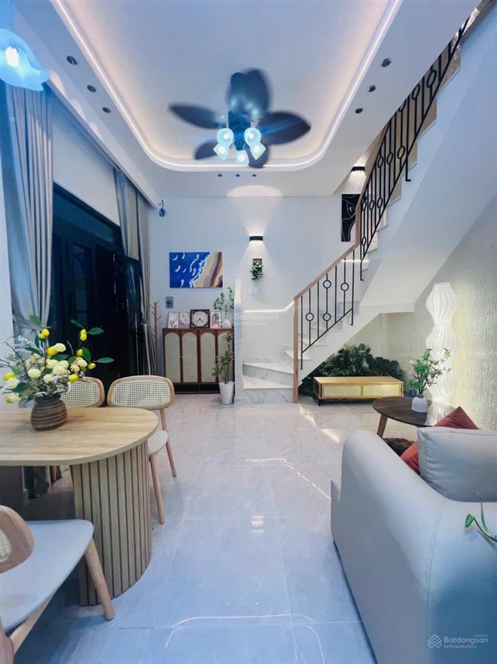 Bán nhà trung tâm ngang 6m  nhà mới đẹp ở ngay  2pn, 2wc  chỉ 5,2 tỷ  quận 8