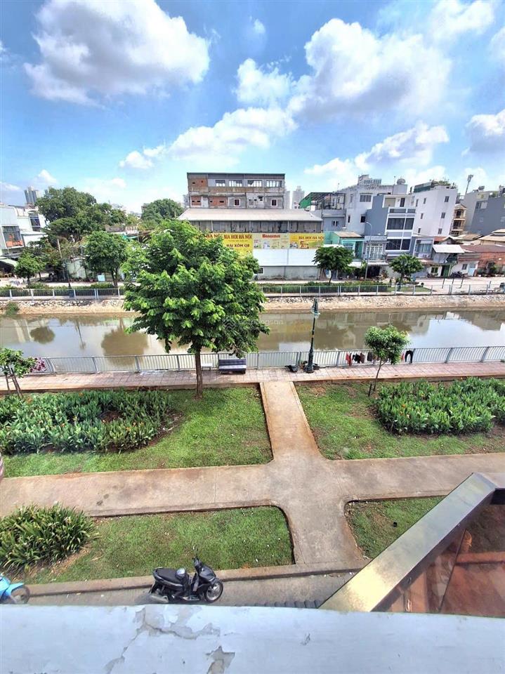 Bán nhà quận 8  view sông thoáng mát ngay cầu nguyễn tri phương  giá 5,390  4pn 5wc