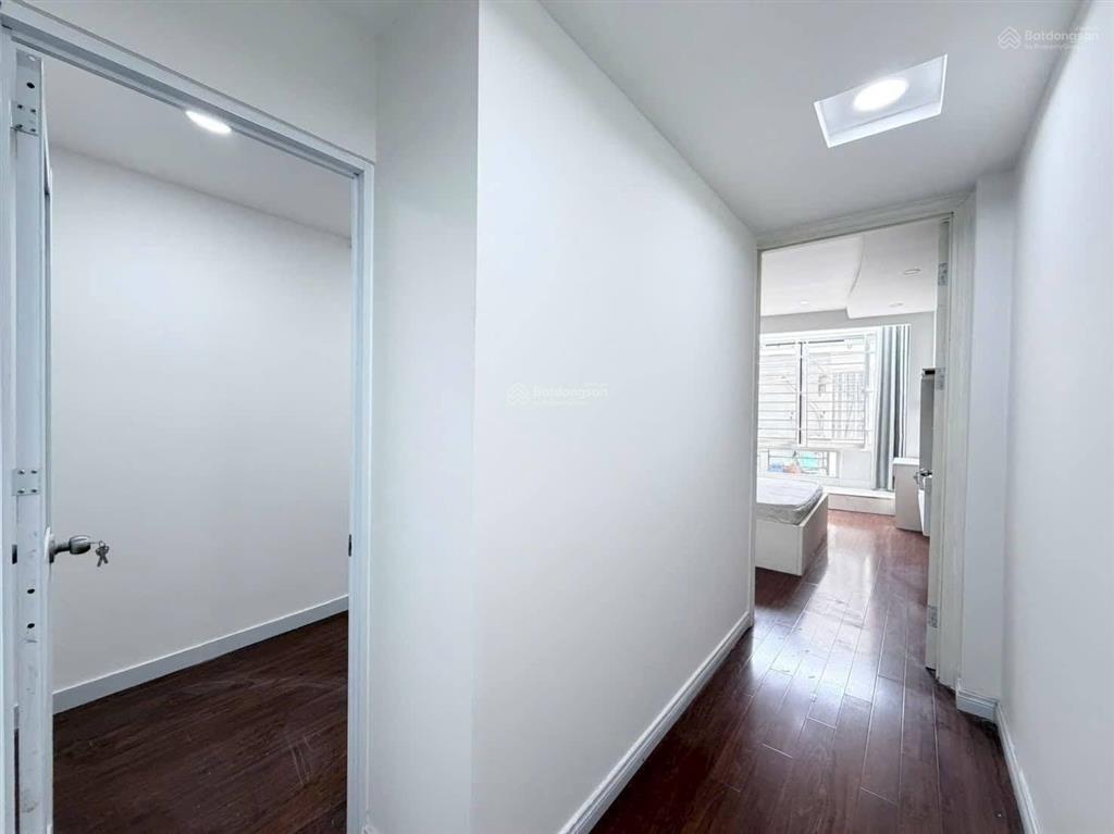 Bán nhà đẹp quận 8  shr  ở liền  đường chánh hưng  2pn 2wc giá 3 tỷ 380  ngay quận 1