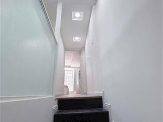 Bán nhà đẹp quận 8  shr  ở liền  đường chánh hưng  2pn 2wc giá 3 tỷ 380  ngay quận 1