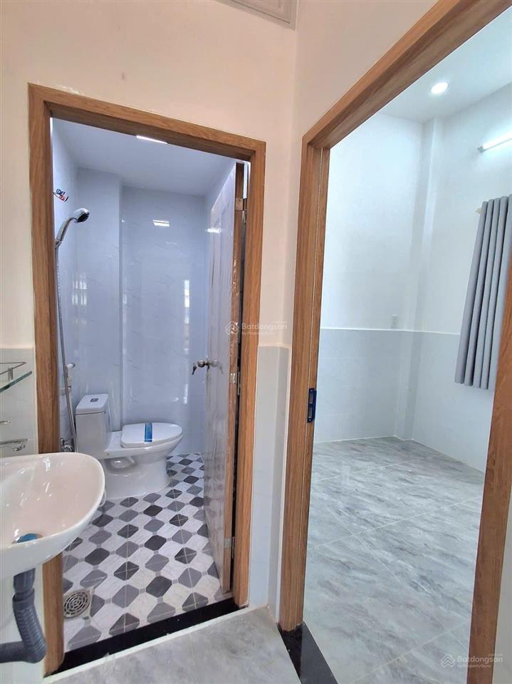 Nhà đẹp quận 8  mặt tiền ụ cây  p. chánh hưng  4pn 3wc  dt 3,8m x 9m  giá 5,38 tỷ.