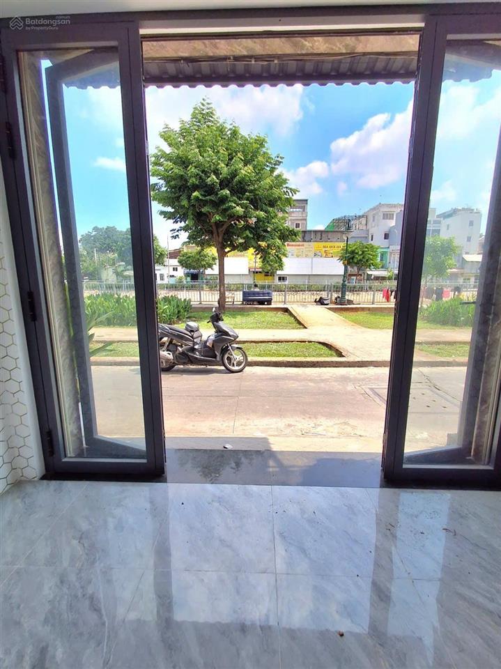 Nhà đẹp quận 8  mặt tiền ụ cây  p. chánh hưng  4pn 3wc  dt 3,8m x 9m  giá 5,38 tỷ.