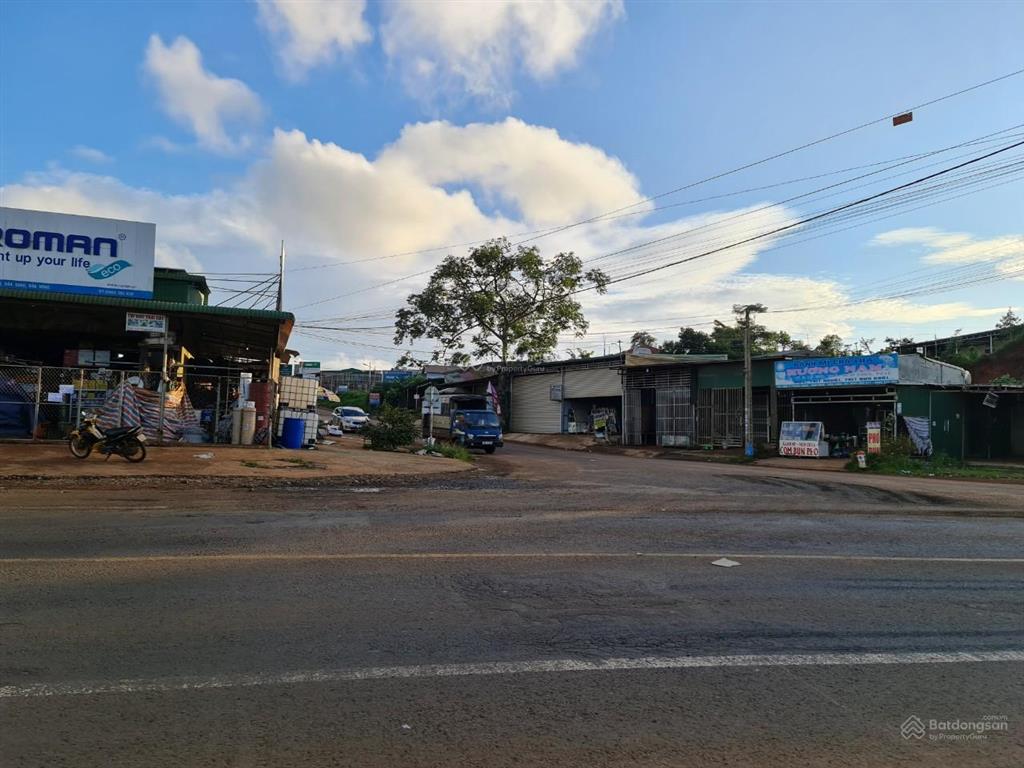 Tôi cần bán ra rất gấp 123m mặt tiền đường quốc lộ 14, có 300m2 thổ cư.
