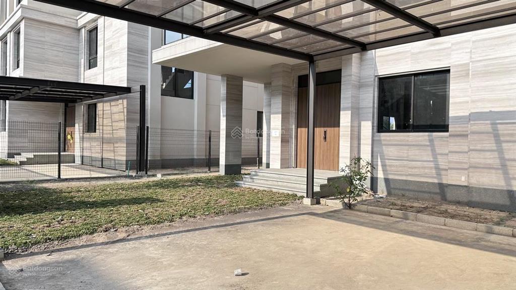 Bán bt ven sông the mizuki  sổ hồng  dt 350m2 giá 39 tỷ  0934 094 ***