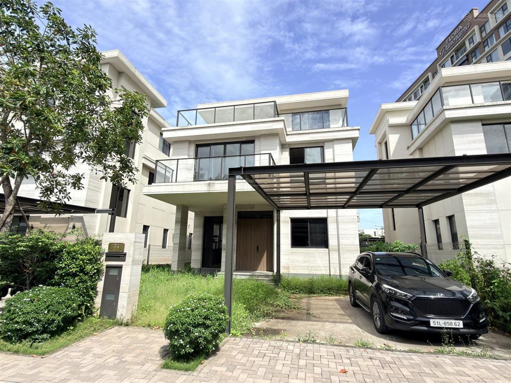 Bán bt ven sông the mizuki  sổ hồng  dt 350m2 giá 39 tỷ  0934 094 ***
