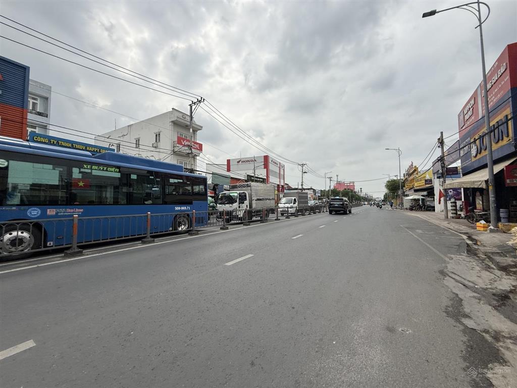 175m2 đất, nhà 4 tầng, dtxd 450m2, mt tô ký, xã hóc môn, tphcm. giá 26,5 tỷ