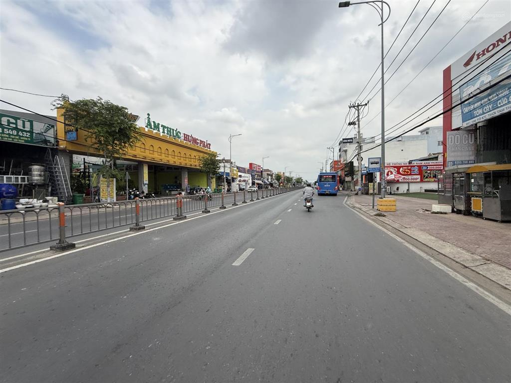175m2 đất, nhà 4 tầng, dtxd 450m2, mt tô ký, xã hóc môn, tphcm. giá 26,5 tỷ