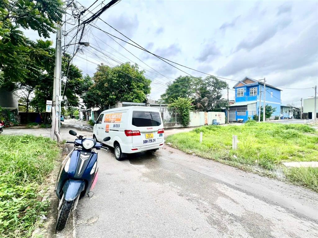 Đất an phú đông,ngay đại học nguyễn tất thành,giá 3.3 tỷ,giá tốt nhất apd