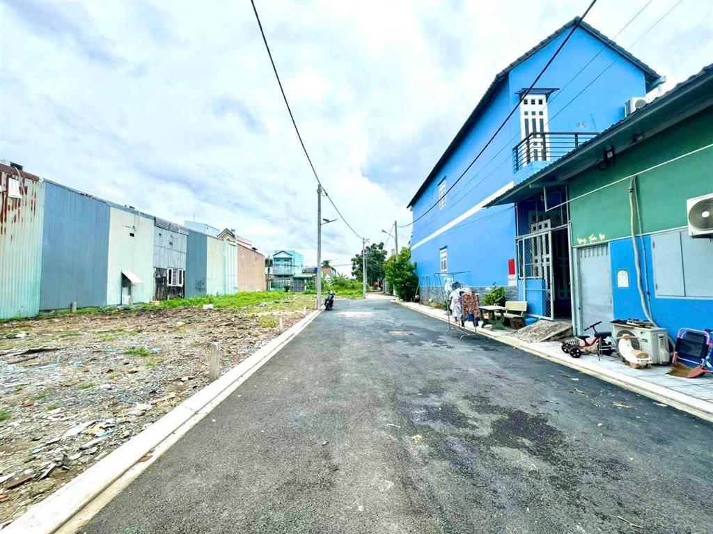 Đất an phú đông,ngay đại học nguyễn tất thành,giá 3.3 tỷ,giá tốt nhất apd
