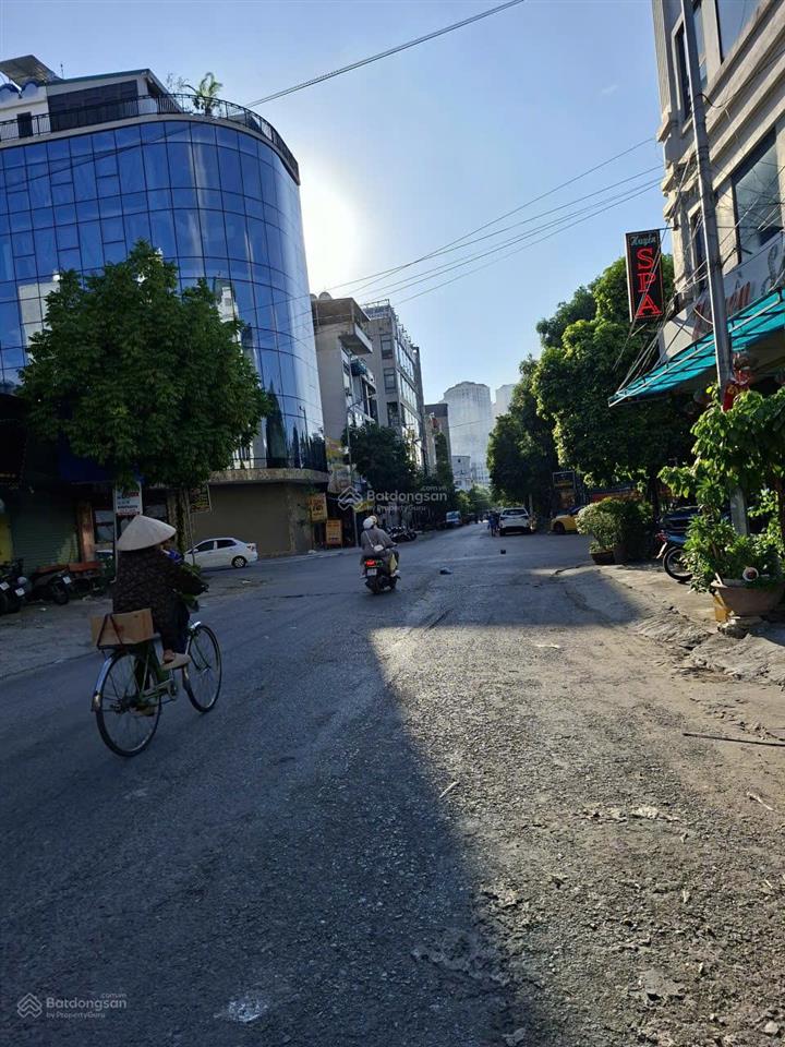 Bán đất phân lô dịch vụ hà trì, mặt kinh doanh, nhìn vào sân bóng dịch vụ