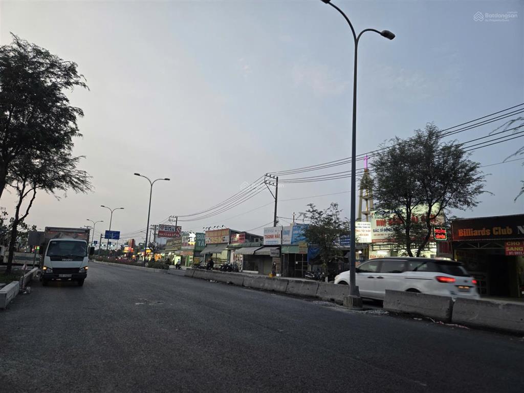 Bán nhanh 1600m2 đất ở đường thanh niên , bình chánh,gần vinhomes hóc môn 23 tỷ tl!  0983 002 ***