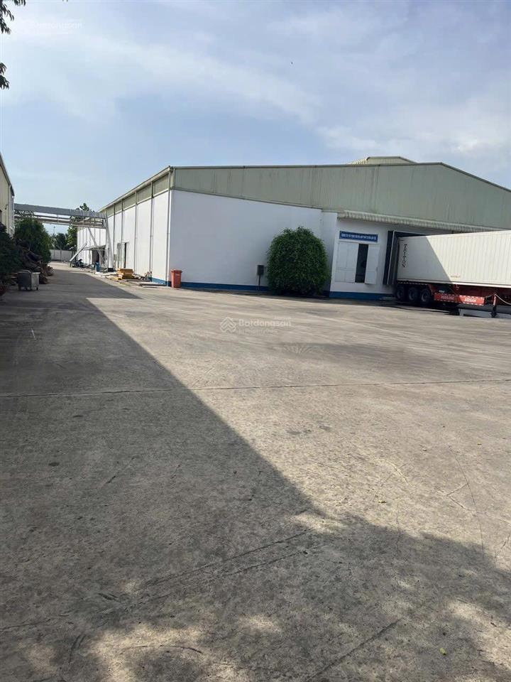 Bán 5500m2 kho xưởng mặt tiền tỉnh lộ 7