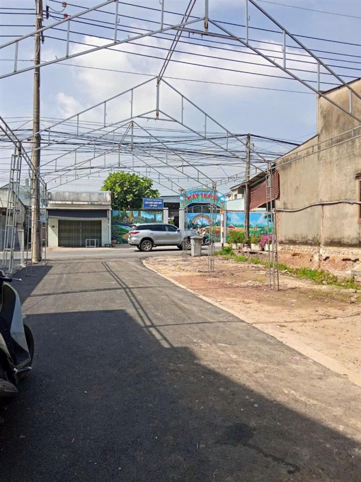 Bán đất thổ cư gần kcn giang điền giá 1.2 tỷ dt 90m2  0908 387 ***