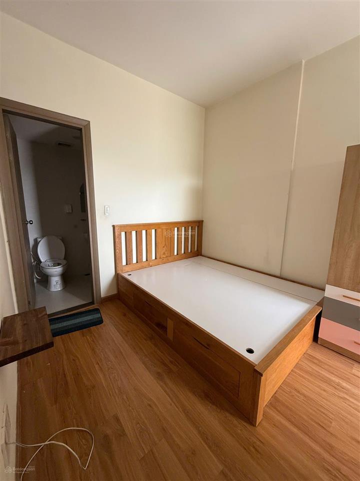 Bán căn hộ green town bình tân. dt 63m2 gồm 2pn2wc tặng nội thất. giá 2.650 tỷ.hỗ trợ vay.