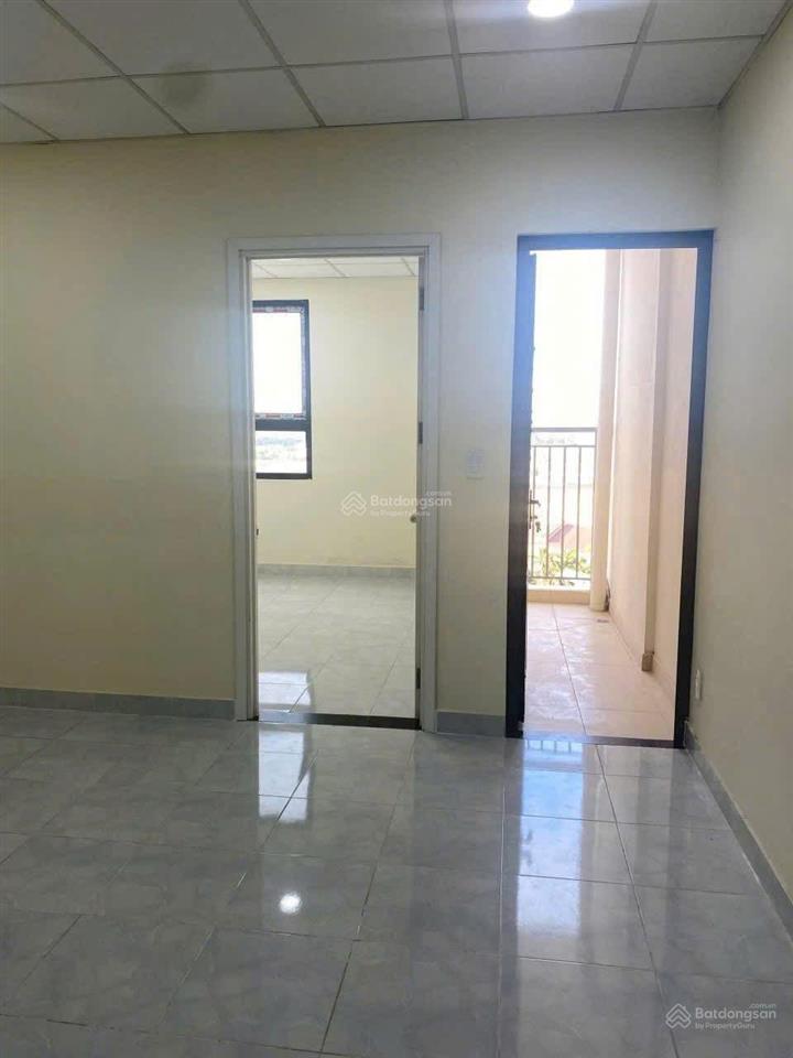 Bán căn hộ dgold tầng 5 có máy lạnh, máy nóng lạnh, sàn gỗ giá 1.080tỷ view đông bắc.