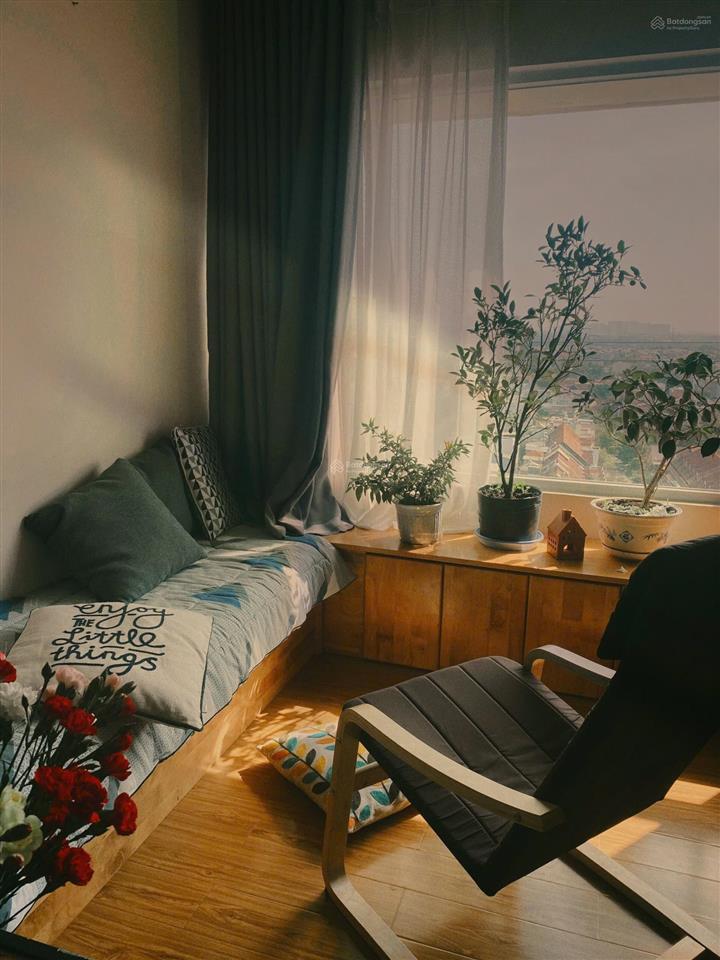 Cần bán căn hộ flora anh đào (mặt trước) tây nam. đã làm thành 2pn  có sổ. hỗ trợ vay