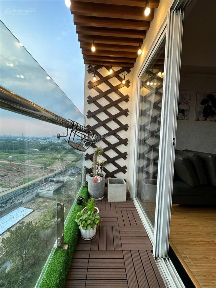 Bán căn hộ 2pn 2wc dự án flora anh đào tầng 9  nội thất dính tường. view global city. giá hơn 3 tỷ