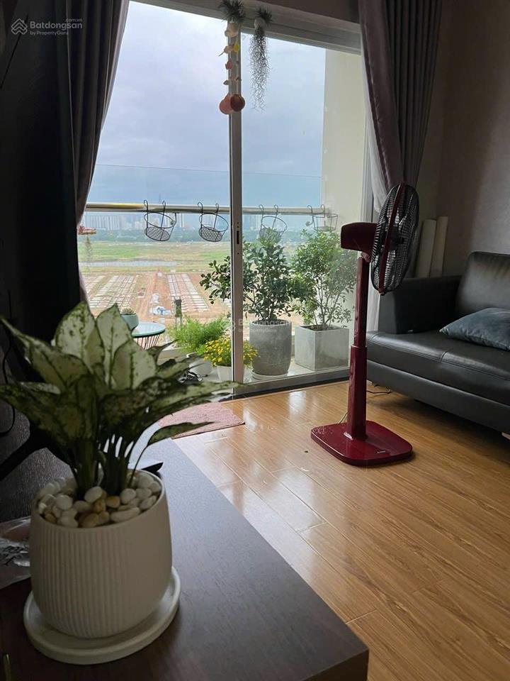 Bán căn hộ 2pn 2wc dự án flora anh đào tầng 9  nội thất dính tường. view global city. giá hơn 3 tỷ