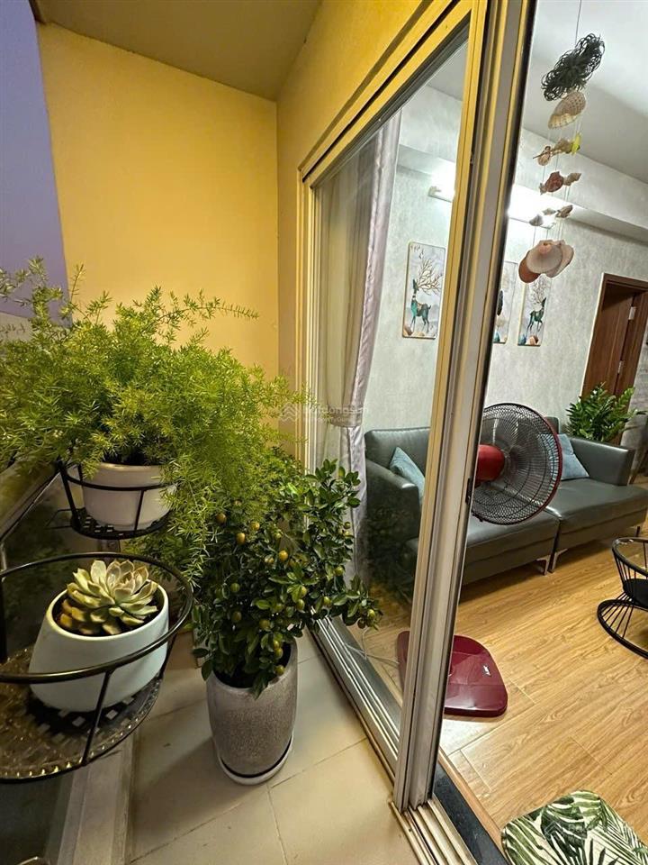 Bán căn hộ 2pn 2wc dự án flora anh đào tầng 9  nội thất dính tường. view global city. giá hơn 3 tỷ