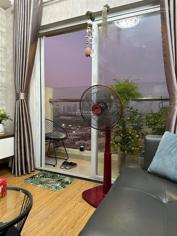 Bán căn hộ 2pn 2wc dự án flora anh đào tầng 9 nội thất dính tường. view global city. giá 3.990 ty