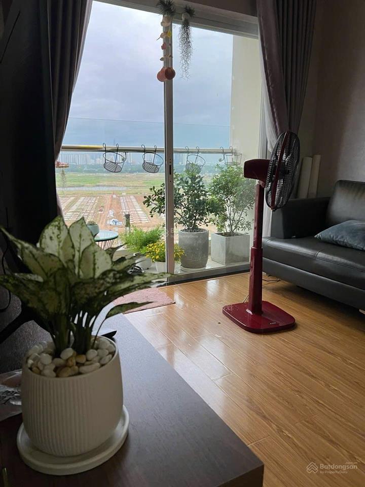 Bán căn hộ 2pn 2wc dự án flora anh đào tầng 9 nội thất dính tường. view global city. giá 3.990 ty