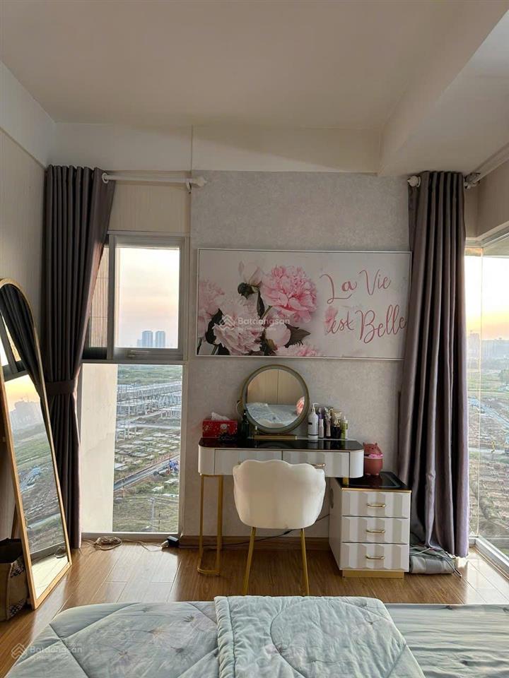 Bán căn hộ 2pn 2wc dự án flora anh đào tầng 9 nội thất dính tường. view global city
giá 3.990triêu